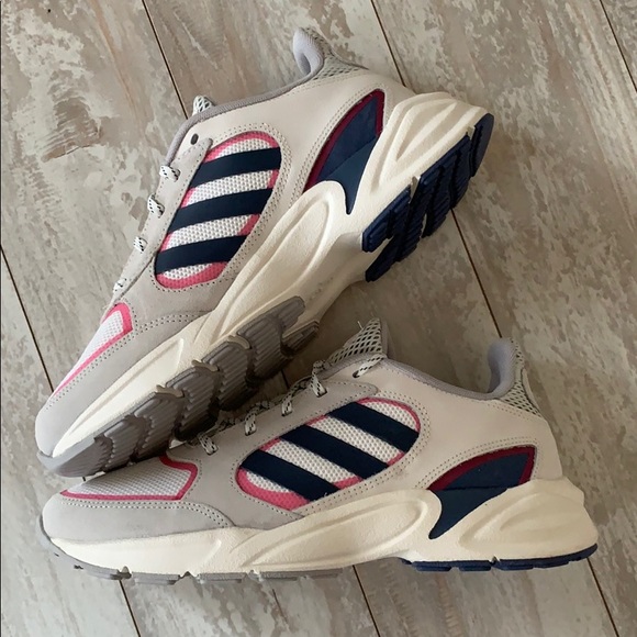 NWT Adidas valasion - Picture 7 of 10